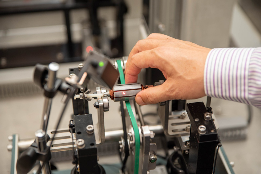 BT-4600 機械手臂全自動減質量機